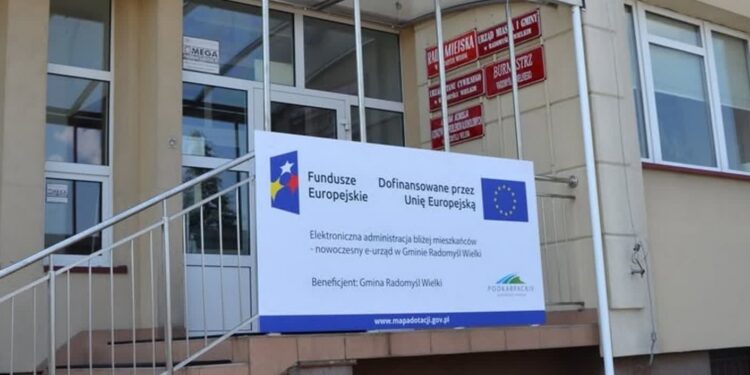 Radomyśl Wielki: Elektroniczna administracja bliżej mieszkańców