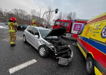 Sandomierz: Zderzenie samochodów na skrzyżowaniu ul. Żwirki i Wigury z ul. Zawichojską