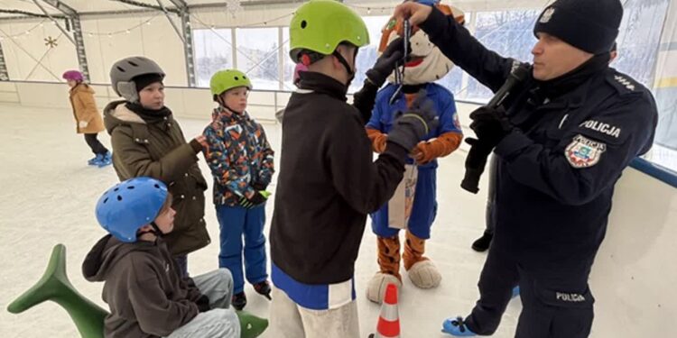 Tarnobrzeg. Zima bez zagrożeń. Policyjne działania edukacyjne przed feriami