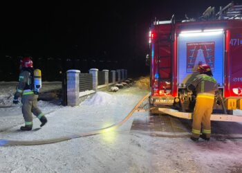 Sandomierz: Płomienie trawiły garaż