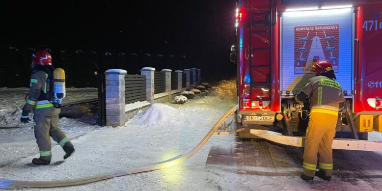 Sandomierz: Płomienie trawiły garaż