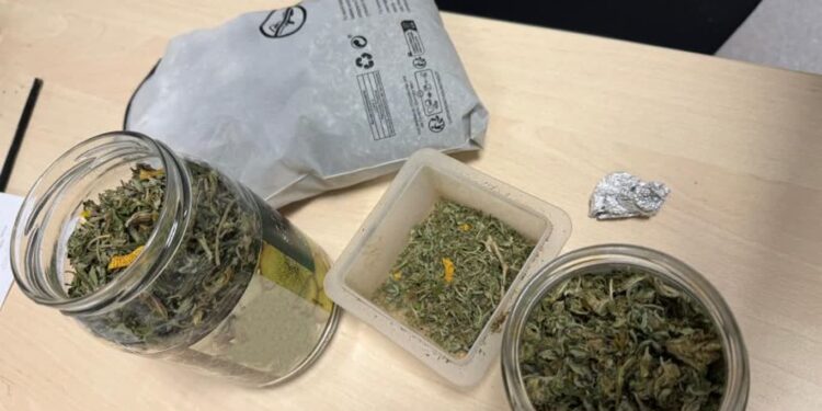 Opatów: Odpowie za posiadanie narkotyków oraz kierowanie pojazdem pod ich wpływem