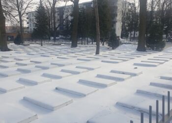 Tarnobrzeg. Ministerialne wsparcie dla miasta. Ostatni etap remontu cmentarza wojennego