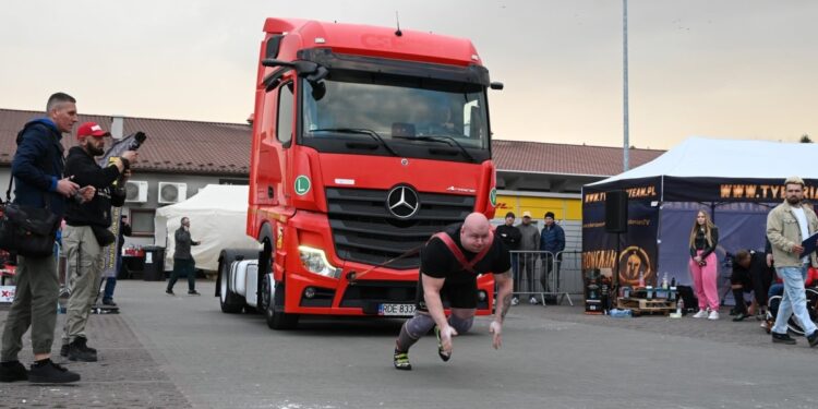 Tarnobrzeg. Rywalizowali strongmani