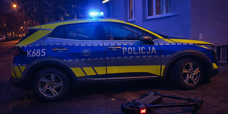 Mielec: 17-latek na hulajnodze zderzył się z autem. Trafił do szpitala