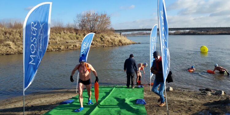 Sandomierz: IX Zimowa Przeprawa Wisły Wpław w sobotę 7 marca