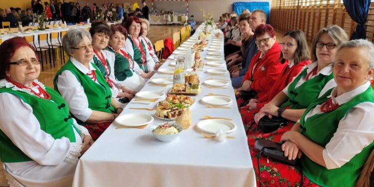 Koprzywnica: Wspólnie i radośnie – ku czci Jezusa Zmartwychwstałego (FOTO)