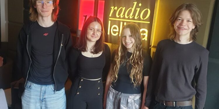 Tarnobrzeg. Uczniowie z „Hetmana”pomagają w nauce. Projekt Solven