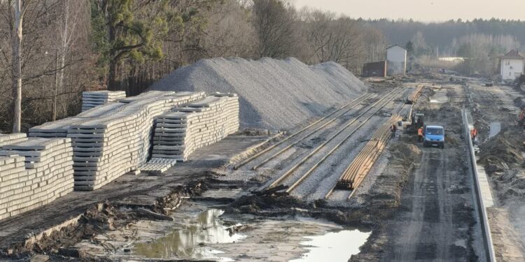 Tarnobrzeg. Kolej w przebudowie. Trwa modernizacja linii