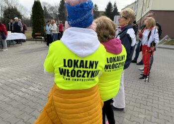 Sandomierz: Słoneczny VI Marsz Nordic Walking