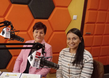 Barbara Baryła, prezes Amazonek i Monika Kułacz, opiekunka Samożadu Uczniowskiero ZS nr2 w Stalowej Woli