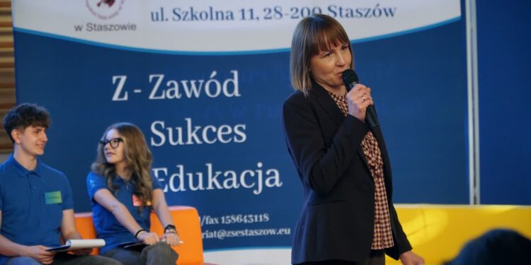 Staszów: „Lider od jutra – od pomysłu do działania” (FOTO)