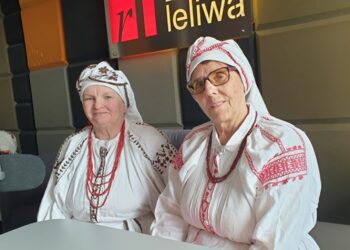 Zofia Wydro i Barbara Sroczyńska z Zespołu Obrzędowego Lasowiaczki w Baranowie Sandomierskim