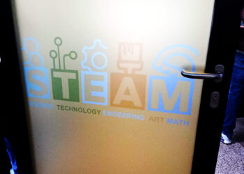 Stalowa Wola: Nowa pracownia STEAM w 'Trójce’ zmienia myślenie o edukacji