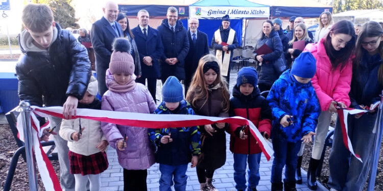 Nisko: Blok przy Szklarniowej oddany do użytku – pierwsi lokatorzy odebrali klucze