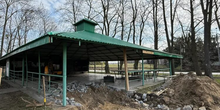 Mielec: Rozpoczęła się realizacja inwestycji przy klubie Złotniczanka Złotniki