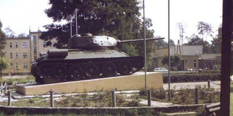 Nowa Dęba. Tu stał kiedyś czołg