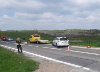 Suliszów: Zderzenie 3 samochodów na DK 9