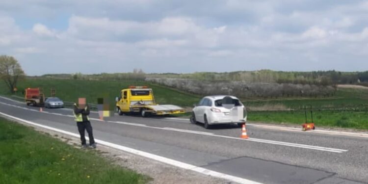 Suliszów: Zderzenie 3 samochodów na DK 9