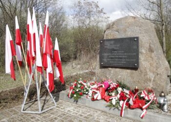 Tarnobrzeg. Hołd dla ofiar Katastrofy Smoleńskiej