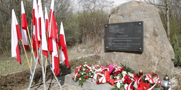 Tarnobrzeg. Hołd dla ofiar Katastrofy Smoleńskiej