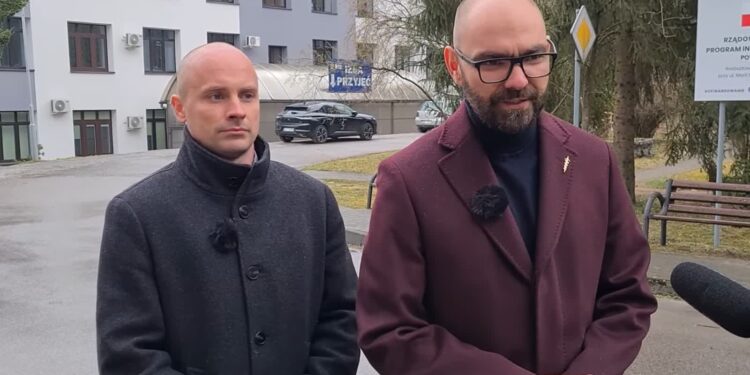 Nowa Dęba. Konfederacja krytykuje plany zamknięcia oddziałów w szpitalu