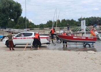 Tarnobrzeg: Akcja ratunkowa nad Jeziorem Tarnobrzeskim