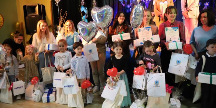 Mielec: „Apaszka (po)Mocy – wspieramy zdrowie psychiczne. Pomóż, nie oceniaj”