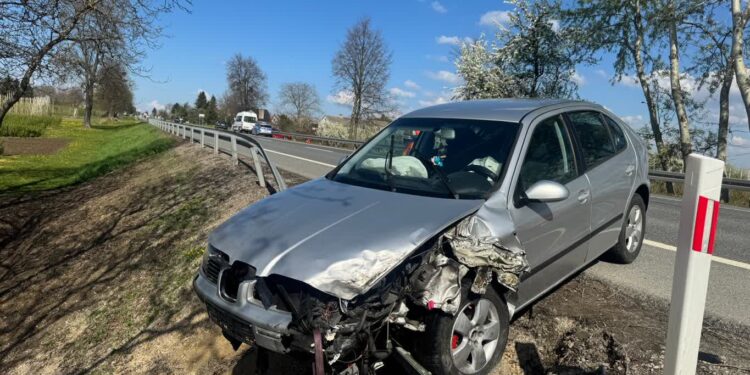 Kleczanów: Zderzenie dwóch pojazdów na DK 77