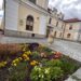 Sandomierz: Kolorowe bratki rozpoczęły wiosenne nasadzenia