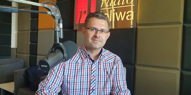 Tarnobrzeg. Zasiłki i zwolnienia lekarskie. Telefoniczny dyżur ZUS w Radiu Leliwa