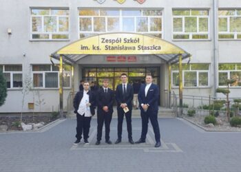 Tarnobrzeg. Pierwszy dzień matur. Uczniowie piszą język polski