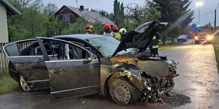 Grębów. Kierował samochodem mimo zakazu i spowodował kolizję