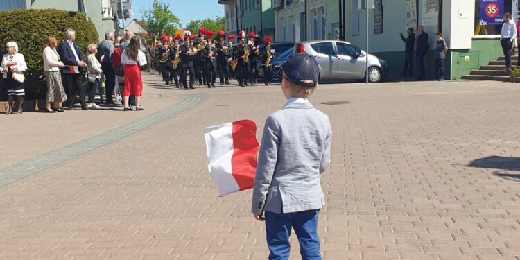 Tarnobrzeg. Uroczystości 3 maja. Mieszkańcy wspólnie świętują