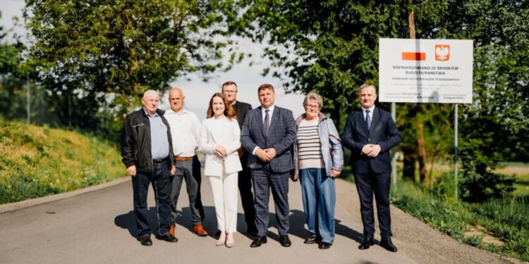 Łoniów: Nowe drogi w gminie