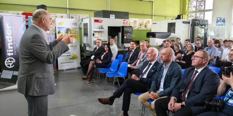 Gorzyce. Rozmawiali o robotyzacji i automatyzacji produkcji