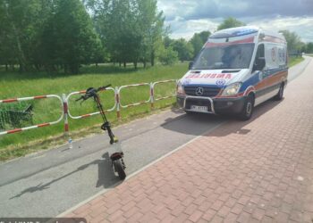 Tarnobrzeg. Nastolatki spadły z hulajnogi elektrycznej. Trafiły do szpitala