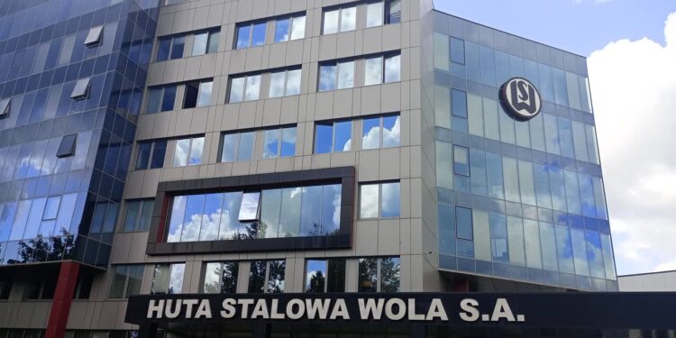 Stalowa Wola: W HSW podpisano 6 umów w ramach programu SAFE