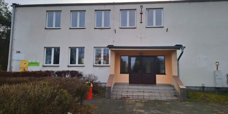 Nowa Dęba. Są pieniądze na adaptację budynku po szkole podstawowej na psychiatrię dziecięcą