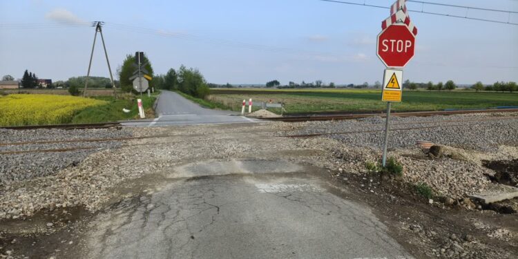 Tarnobrzeg. Zamykają przejazdy kolejowo – drogowe. Będą utrudnienia w ruchu