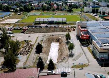 Dębica: Ruszyły prace przy przebudowie parkingu przy ul. Piłsudskiego w Dębicy.