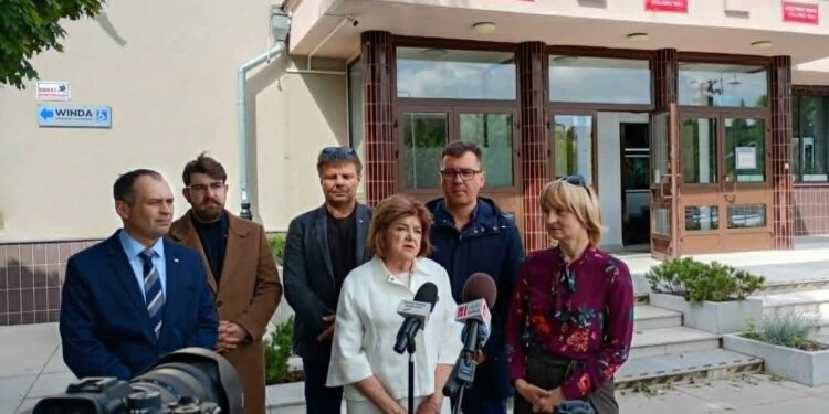 Stalowa Wola: Zwołana na poniedziałek nadzwyczajna sesja ws spółek miejskich nie odbyła się. Radni opozycji zapowiadają skargę do sądu
