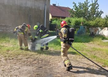 Klimontów: Dwie osoby w szpitalu po pożarze butli z gazem