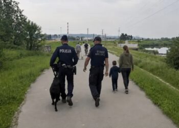 Dębica: Funkcjonariusze kontrolują miejsca szczególnie narażone na zakłócenia porządku