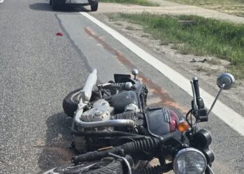 Trzebiesławice: Motocyklista uderzył w osobówkę