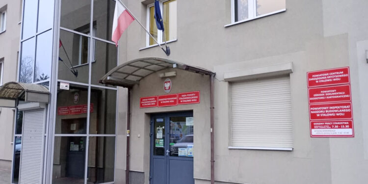 Stalowa Wola: Radni jednogłośnie udzielili absolutorium włodarzowi powiatu