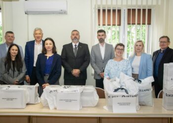 Nowa Dęba. Dezamet wsparł szkoły