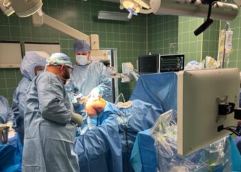 Tarnobrzeg. Robot na sali operacyjnej w szpitalu. Pacjenci szybciej wracają do sprawności
