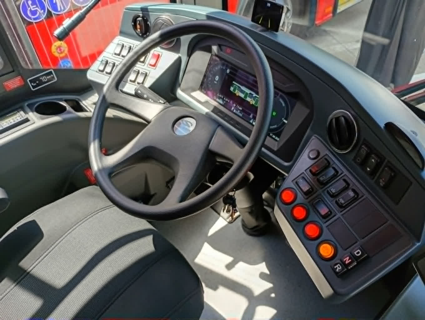 mzk-autob,el26odd3.jpg