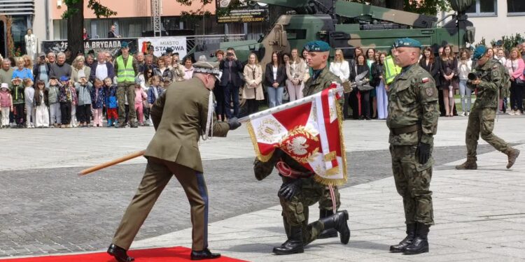 Nowa Dęba. 18 Brygada Artylerii oficjalnie ze sztandarem